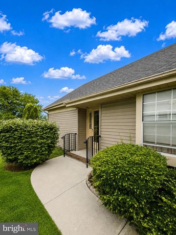 6-B PATRICK HENRY CT, Monroe Township, NJ 08831
