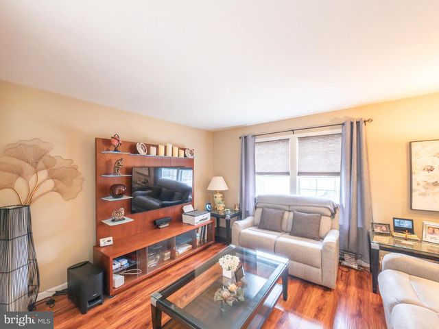 6-B PATRICK HENRY CT, Monroe Township, NJ 08831