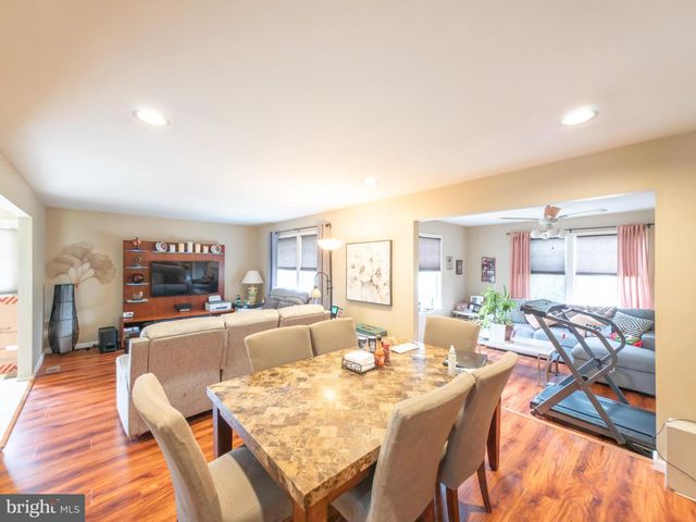 6-B PATRICK HENRY CT, Monroe Township, NJ 08831