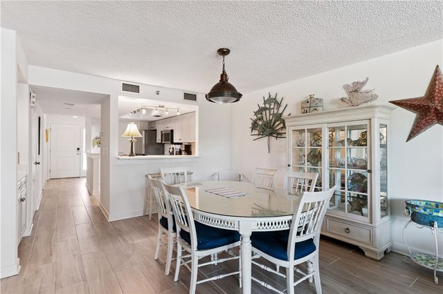 1470 Wood Ave 203, St Simons Island, GA 31522