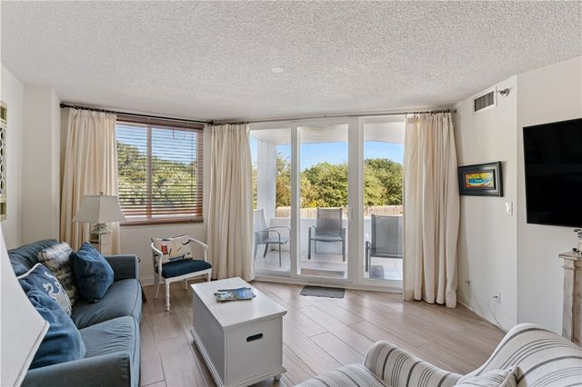 1470 Wood Ave 203, St Simons Island, GA 31522