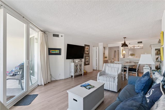 1470 Wood Ave 203, St Simons Island, GA 31522