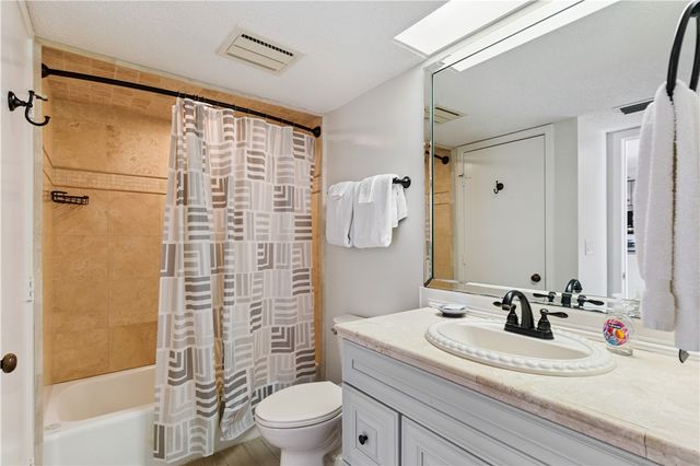 1470 Wood Ave 203, St Simons Island, GA 31522