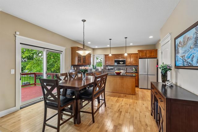16651 Oakbrook Drive, Clive, IA 50325