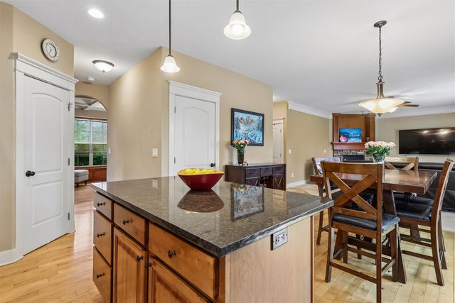 16651 Oakbrook Drive, Clive, IA 50325