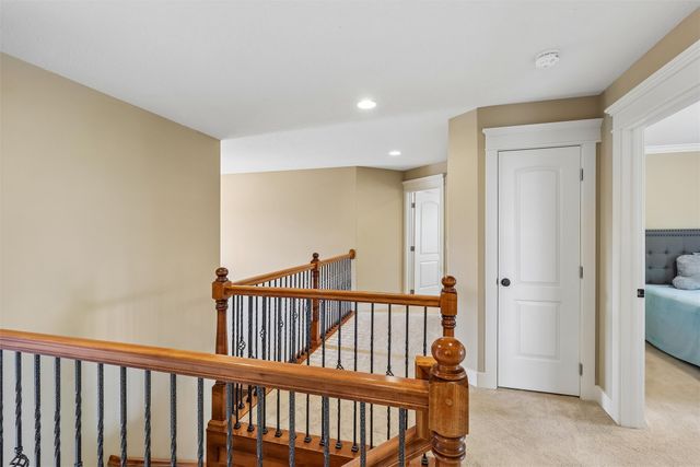 16651 Oakbrook Drive, Clive, IA 50325