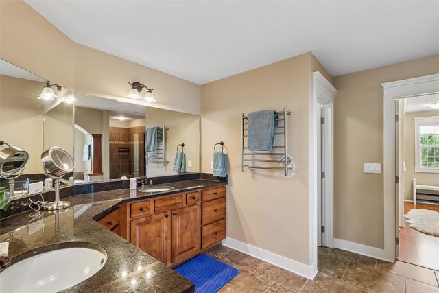 16651 Oakbrook Drive, Clive, IA 50325