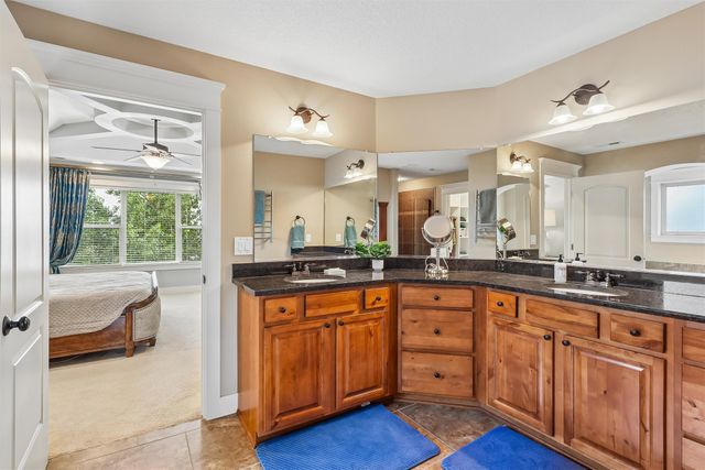 16651 Oakbrook Drive, Clive, IA 50325