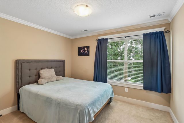 16651 Oakbrook Drive, Clive, IA 50325
