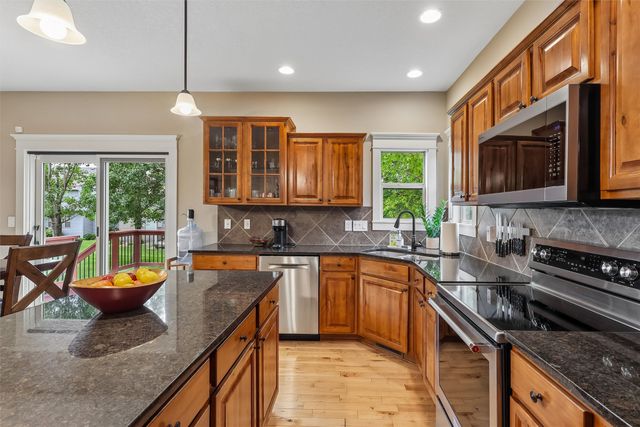 16651 Oakbrook Drive, Clive, IA 50325