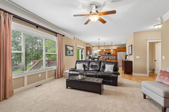 16651 Oakbrook Drive, Clive, IA 50325
