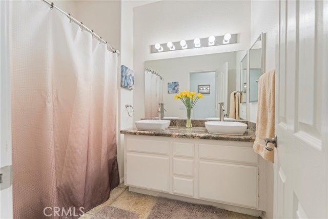 2104 W Avenue J7, Lancaster, CA 93536