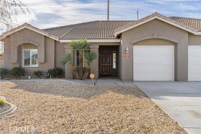 2104 W Avenue J7, Lancaster, CA 93536