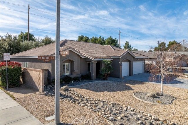 2104 W Avenue J7, Lancaster, CA 93536