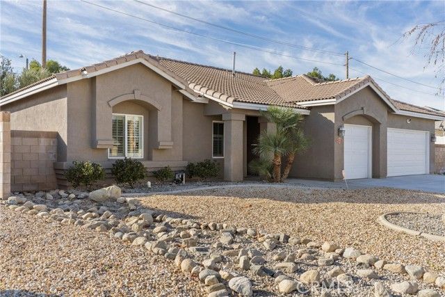 2104 W Avenue J7, Lancaster, CA 93536