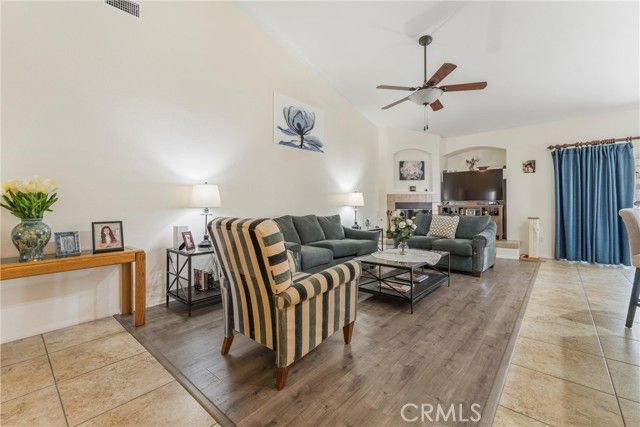 2104 W Avenue J7, Lancaster, CA 93536