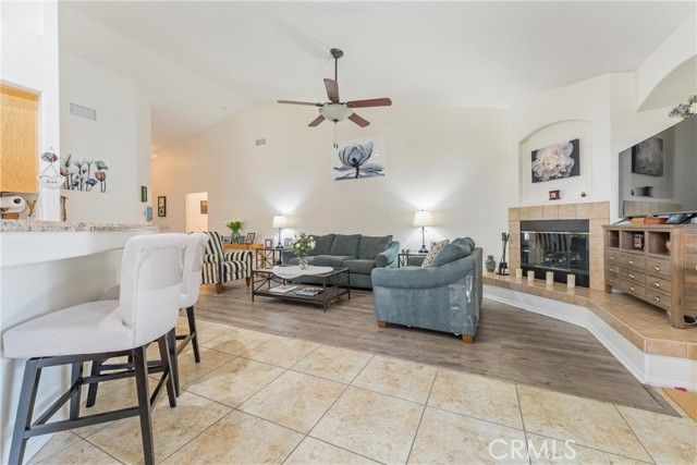 2104 W Avenue J7, Lancaster, CA 93536