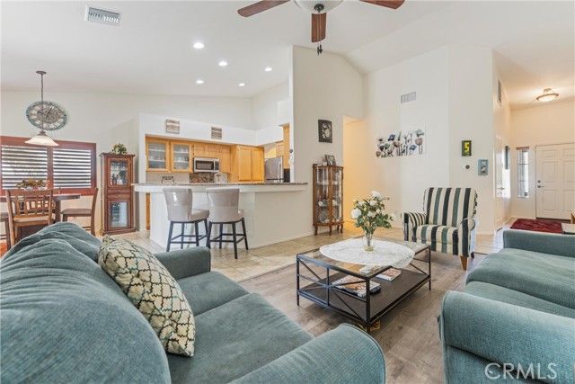 2104 W Avenue J7, Lancaster, CA 93536