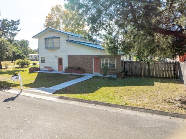 176 Bourbon Street, Freeport, FL 32439