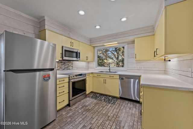 144 Overlook Drive, West End, NC 27376