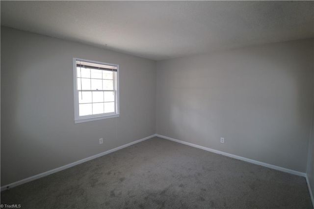 4007 S Bend Drive 104, Winston-salem, NC 27107