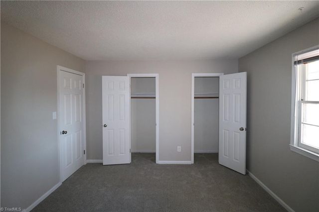 4007 S Bend Drive 104, Winston-salem, NC 27107