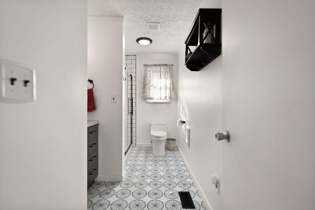 440 E Spencer Road, Campton, KY 41301