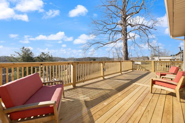 440 E Spencer Road, Campton, KY 41301