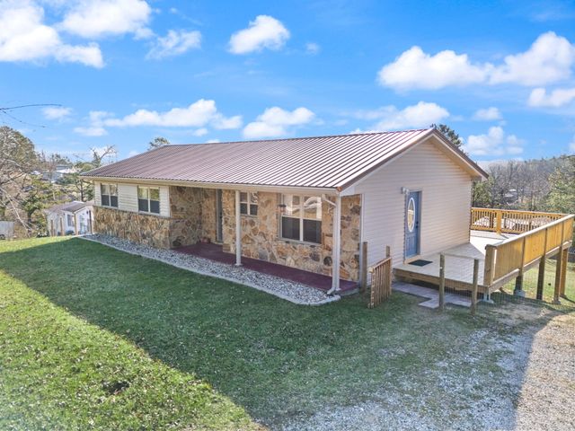 440 E Spencer Road, Campton, KY 41301