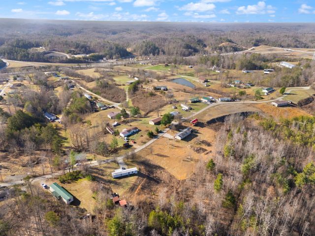 440 E Spencer Road, Campton, KY 41301