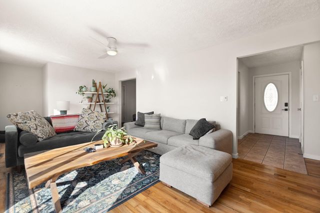 440 E Spencer Road, Campton, KY 41301