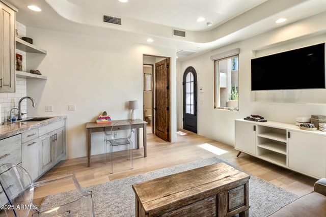 9290 E THOMPSON PEAK Parkway 463, Scottsdale, AZ 85255