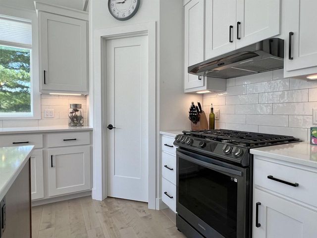 6624 Covered Bridge Trail, Sun Prairie, WI 53590