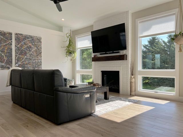 6624 Covered Bridge Trail, Sun Prairie, WI 53590