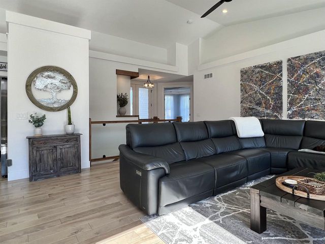 6624 Covered Bridge Trail, Sun Prairie, WI 53590