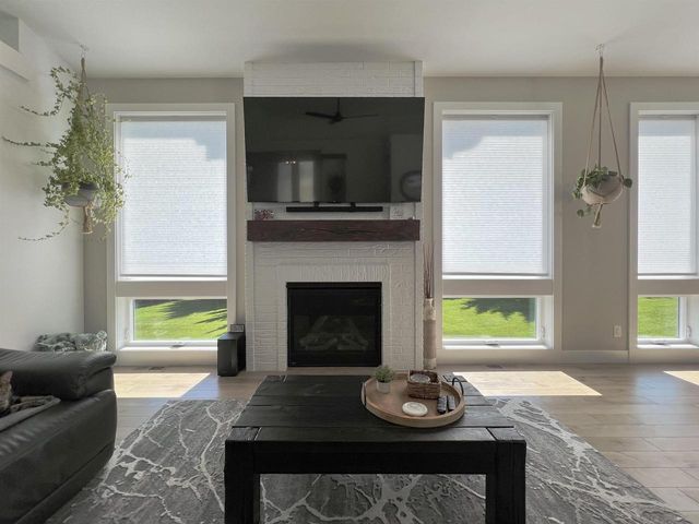 6624 Covered Bridge Trail, Sun Prairie, WI 53590