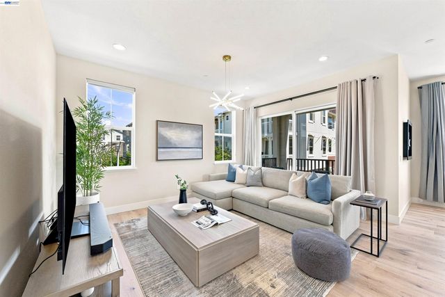 8540 Tailwind Ave, Newark, CA 94560