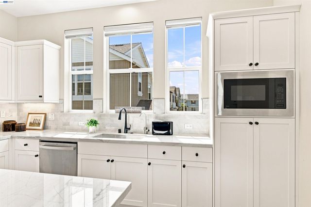 8540 Tailwind Ave, Newark, CA 94560