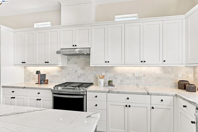 8540 Tailwind Ave, Newark, CA 94560