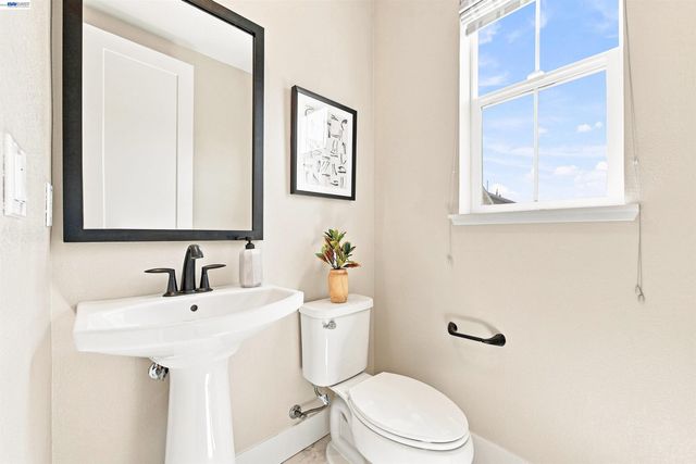 8540 Tailwind Ave, Newark, CA 94560