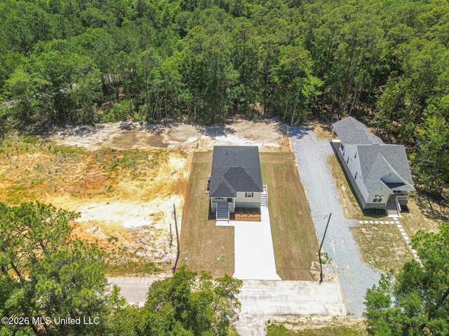807 Bay Street, Ocean Springs, MS 39564