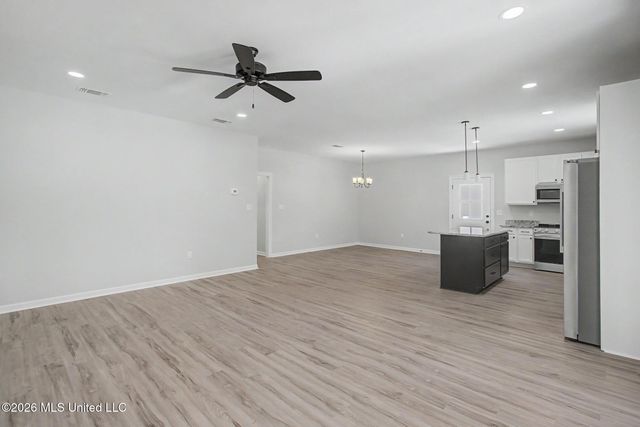 807 Bay Street, Ocean Springs, MS 39564