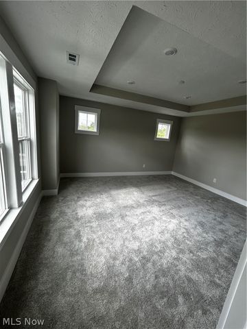 12 Paige Lane, Hudson, OH 44236