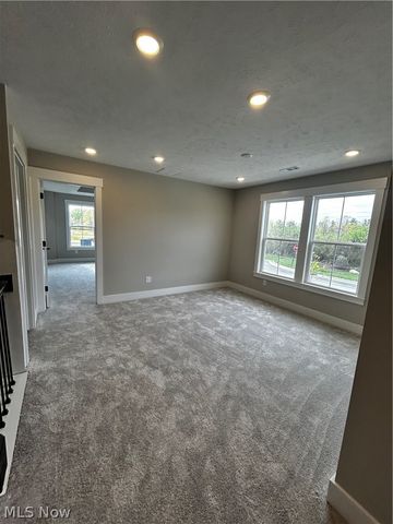 12 Paige Lane, Hudson, OH 44236