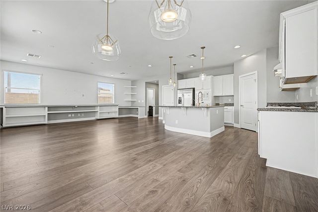 7703 Coral Cactus Court, Las Vegas, NV 89139
