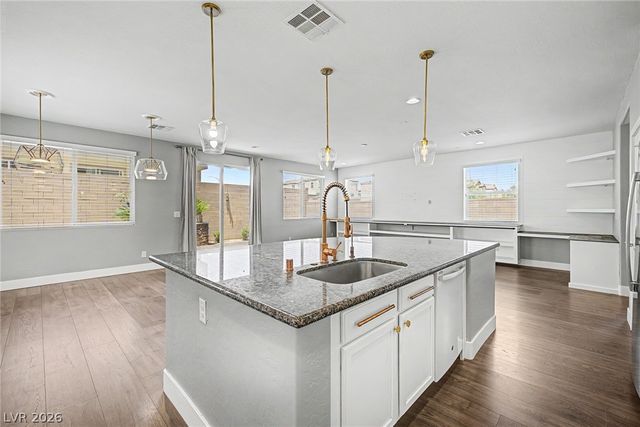 7703 Coral Cactus Court, Las Vegas, NV 89139