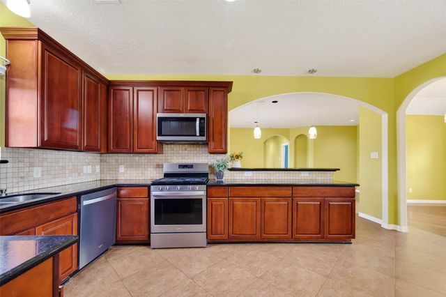 319 Pinedale Ave, Arcola, TX 77583