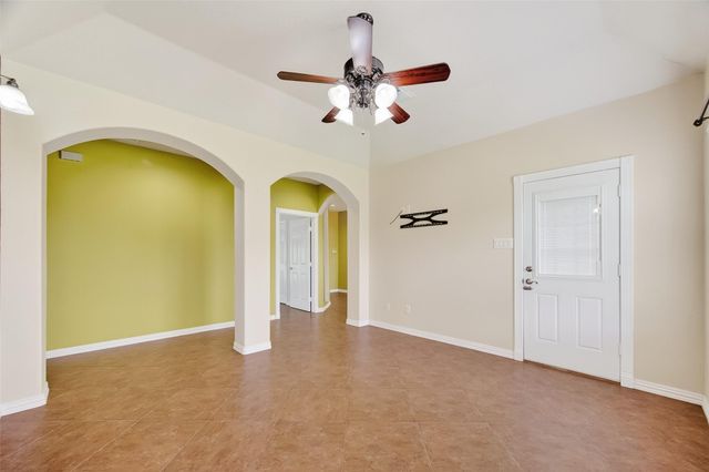 319 Pinedale Ave, Arcola, TX 77583