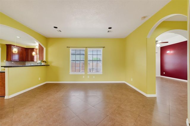 319 Pinedale Ave, Arcola, TX 77583