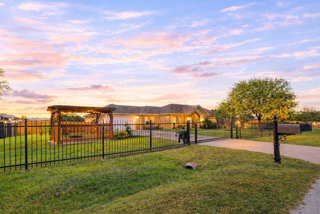 319 Pinedale Ave, Arcola, TX 77583